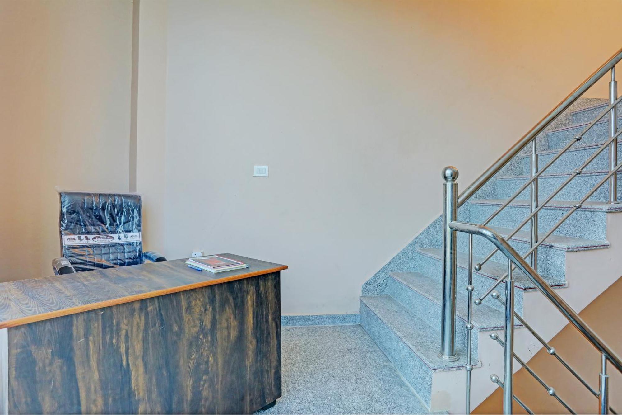 Oyo Moon Light Hotel Etah Exterior photo