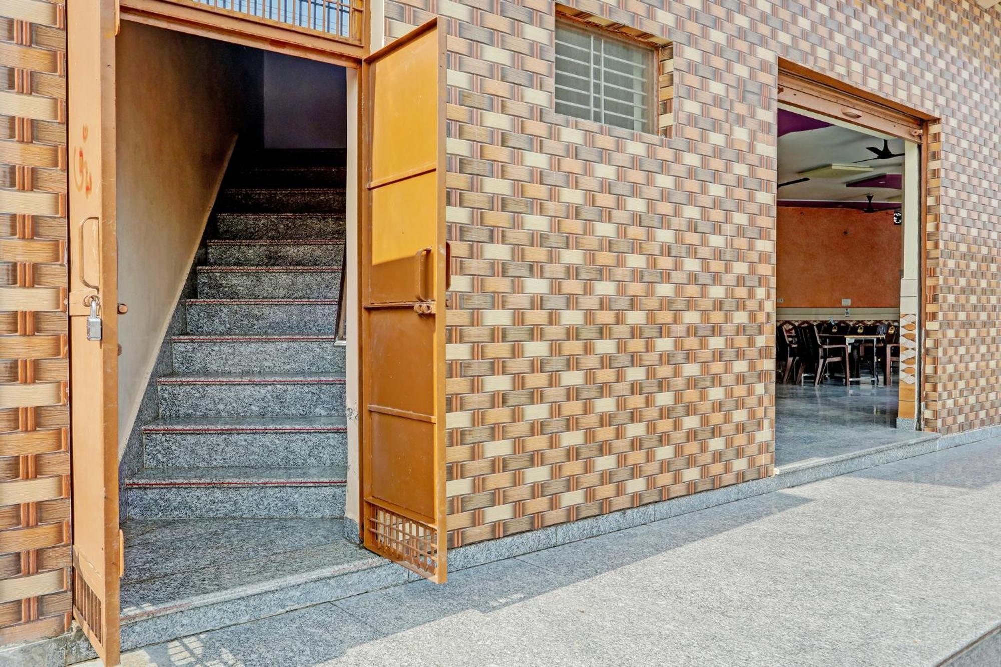 Oyo Moon Light Hotel Etah Exterior photo